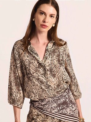 Camisa Python Chiffon Estampada Off White e Marrom