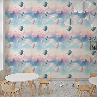 Papel de Parede Infantil Nuvens e Balões em Céu Aquarelado Pastel