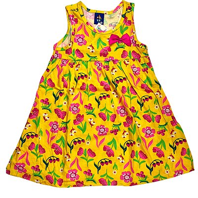 VESTIDO PIPA BY KYLY AMARELO FLORAL COM LAÇO ROSA