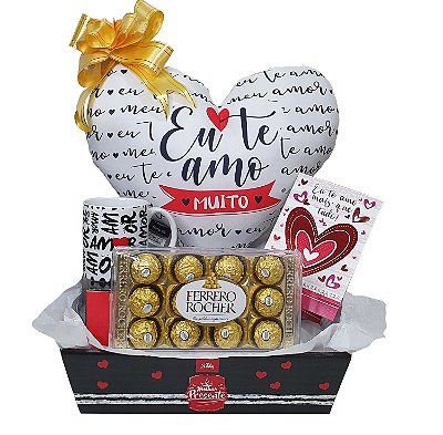 Presente Dia dos Namorados - Kit Cesta Com Almofada, Caneca E Cartão + Chocolate Ferrero Rocher Com 12