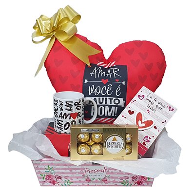 Presente Dia dos Namorados - Kit Cesta Com Almofada, Caneca E Cartão + Chocolate Ferrero Rocher Com 8