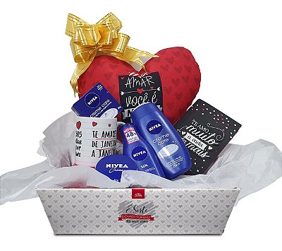 Presente Para Dia Dos Namorados - Kit Cesta Com Almofada, Caneca E Cartão + Kit Produtos Nivea