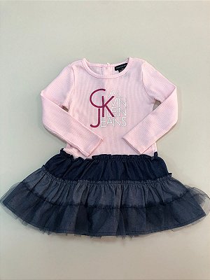 Vestido manga longa, canelado e babado com tutu