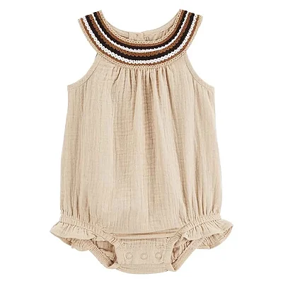 Macaquinho Infantil Carter’s – Bege com Detalhe Bordado