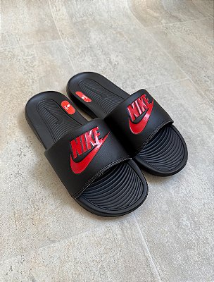 Chinelo Nike Victori One Black Red
