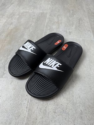 Chinelo Nike Victori One Preto