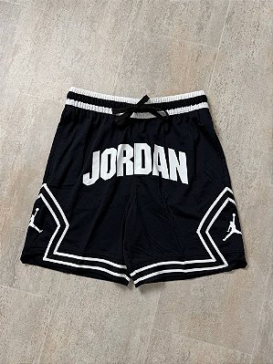 Shorts Jordan Diamond Letreiro