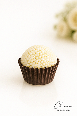 Perla Bianca | Brigadeiro Gourmet Branco com Miçangas Claras para Eventos