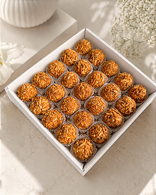 Brûlée Tropical | Brigadeiro Gourmet de Doce de Leite com Coco Tostado para Eventos