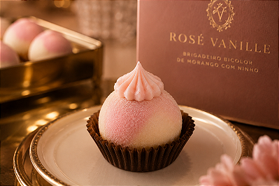 Rosé Vanille | Brigadeiro Bicolor de Morango com Ninho