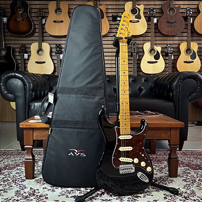Guitarra Tagima TG-530 Strato SSS Preta + Bag AVS CH100 - SEMINOVA