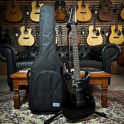 Guitarra Seizi Katana Musashi All Black PH Matching Headstock c/ Bag - SEMINOVA