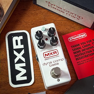 Pedal MXR M282 Dyna Comp Mini Bass Compressor - SEMINOVO