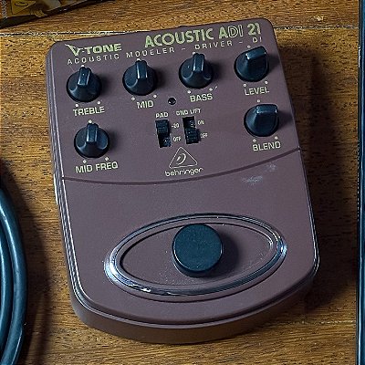 Pedal Behringer ADI 21 Preamp / Direct Box p/ Violão - SEMINOVO