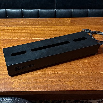 Pedalboard Remafe 15x45cm c/ Elétrica - SEMINOVO