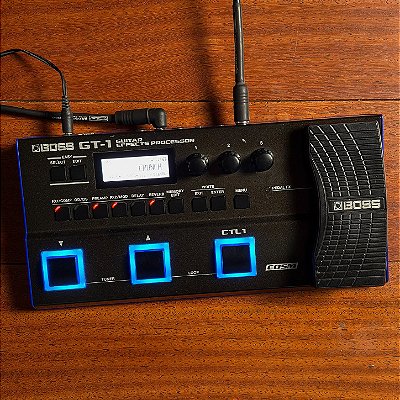 Pedaleira Boss GT-1 Processador de Efeitos para Guitarra - SEMINOVA
