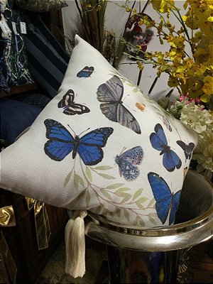 Almofada borboletas azuis com pingente