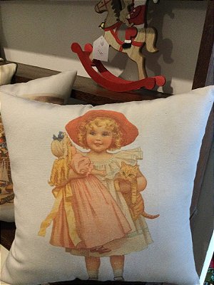 Almofada menina vintage