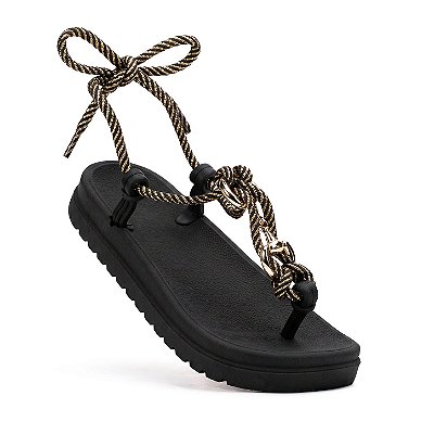 Sandália papete feminina flatform preta com fios de cor ouro de amarrar com detalhes em metal