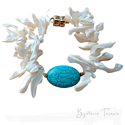 Pulseira Algas em Madrepérola, pedras naturais Turquesa e Hematita.,