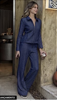 Calça Flare com nervuras nos bolsos