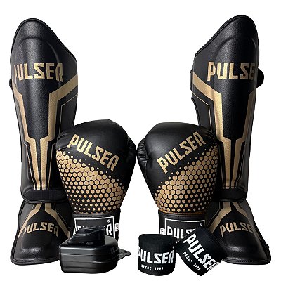 SUPER KIT LUVA 14OZ + CANELEIRA G/30MM + BANDAGEM + BUCAL - PRETO DOURADO HEXA - PULSER