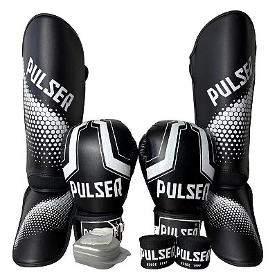KIT LUVA 12OZ + CANELEIRA G/20MM + BANDAGEM + BUCAL - BRANCO PRETO IRON - PULSER