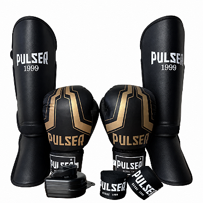 KIT LUVA 12OZ + CANELEIRA G/20MM + BANDAGEM + BUCAL - PRETO DOURADO IRON - PULSER