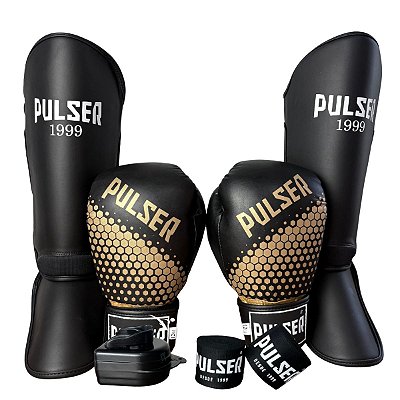 KIT LUVA 12OZ + CANELEIRA M/20MM + BANDAGEM + BUCAL - PRETO DOURADO HEXA - PULSER