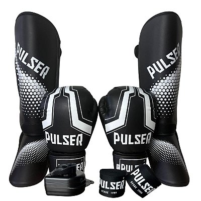 KIT LUVA 14OZ + CANELEIRA G/20MM + BANDAGEM + BUCAL - PRETO BRANCO IRON - PULSER