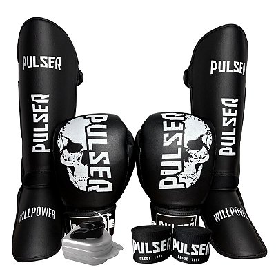 KIT LUVA 14OZ + CANELEIRA M/20MM + BANDAGEM + BUCAL -PRETO BRANCO CAVEIRA - PULSER