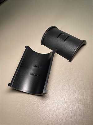 Bucha Bipartida para Cadeira Tipo Caixa – Preta (4 Pares)