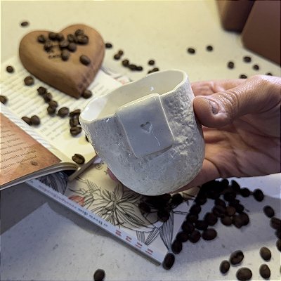 Copinho em Cerâmica Artesanal Esmaltada Branca - Modelo "Grécia" (160 ml)