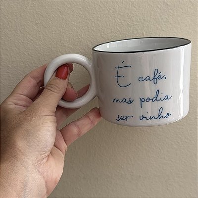 Caneca de Porcelana "Muito Eu" – Alça Argola e Frases Divertidas 350ml