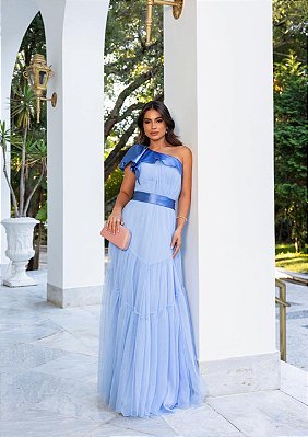 VESTIDO LONGO MICROTULE COM CETIM UM OMBRO SÓ SAIA EM CAMADAS AZUL SERENITY