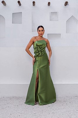 VESTIDO LONGO ZIBELINE TOMARA QUE CAIA FLOR REMOVÍVEL FENDA LATERAL VERDE OLIVA