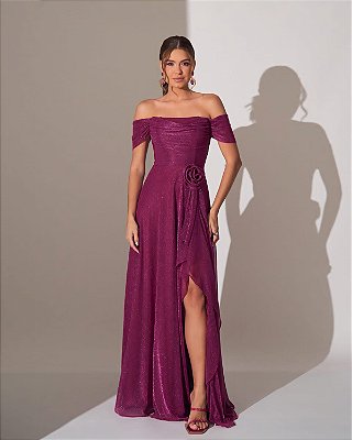 VESTIDO LONGO LUREX COM BRILHO FUCSIA OMBRO A OMBRO FLOR REMOVÍVEL