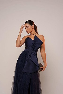 VESTIDO LONGO ZIBELINE TOMARA QUE CAIA PEITO DRAPEADO DETALHE ABAIXO DO BUSTO COM SAIA DE MICROTULE AZUL MARINHO