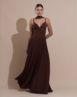 VESTIDO LONGO CHIFFON DE ALCINHA DECOTE TRES BABADOS SAIA PLISSADA MARROM