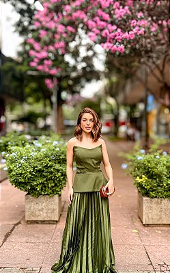 VESTIDO TOMARA QUE CAIA COM SAIA PLISSADA E DETALHE PEPLUM VERDE OLIVA