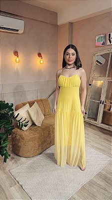 VESTIDO LONGO MICROTULE LISO COM RECORTE BUSTO COM DETALHE DRAPEADO AMARELO