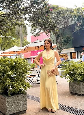 VESTIDO CHIFFON FRENTE ÚNICA GOLA BOBA LISO AMARELO MANTEIGA