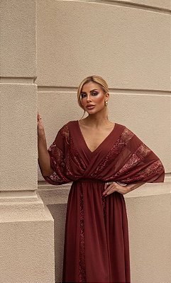 VESTIDO LONGO BOHO COM DETALHES EM RENDA E DECOTE V MARSALA
