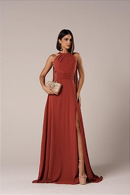 VESTIDO LONGO CREPE DE SEDA GOLA ALTA PREGA NO BUSTO E CAPA TERRACOTA