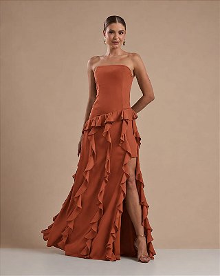 VESTIDO LONGO CHIFON TOMARA QUE CAIA COMPRIMENTO COM BABADOS VERTICAIS TERRACOTA