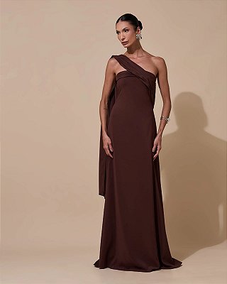 VESTIDO LONGO CREPE DE SEDA DECOTE RETO SEM ALÇA C/ FAIXA AMARRAÇÃO COSTAS MARROM