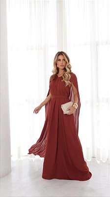 VESTIDO LONGO CREPE DE SEDA GOLA ALTA FRENTE ÚNICA C/ CAPA FLOR REMOVÍVEL MARSALA