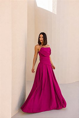VESTIDO LONGO CRIFFON SEM ALÇA BUSTO CORSET C/ DECOTE CANOA DETALHE DRAPEADO CINTURA  FUCSIA