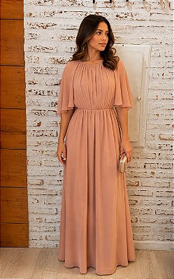 VESTIDO LONGO CREPE DE SEDA GOLA ALTA ARREDONDADA DETALHE FRANZIDO BUSTO MANGA NO ESTILO CAPA MOCHA MOUSSE