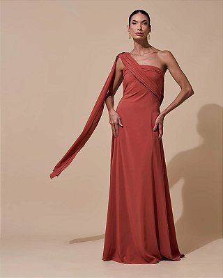 VESTIDO LONGO CREPE DE SEDA DECOTE RETO SEM ALÇA C/ FAIXA AMARRAÇÃO COSTAS TERRACOTA